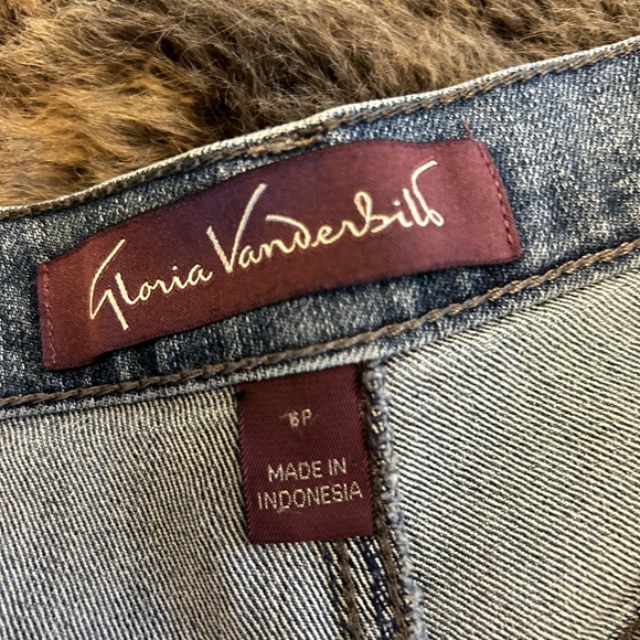 Gloria Vanderbilt Jeans - Picture 2 of 3